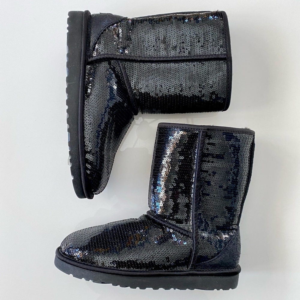UGG Women’s Classic Short Sequin Boots Black Size 8 NWOT